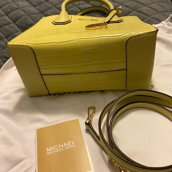 Michael Kors purse - Picture 3 of 5